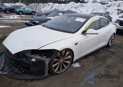 2013 Tesla Model S Performance z USA, uszkodzony, nr VIN 5YJSA1DP5DFP16287